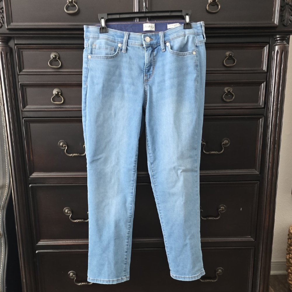 Wonderly Mid Rise Straight Jeans Size 8PS